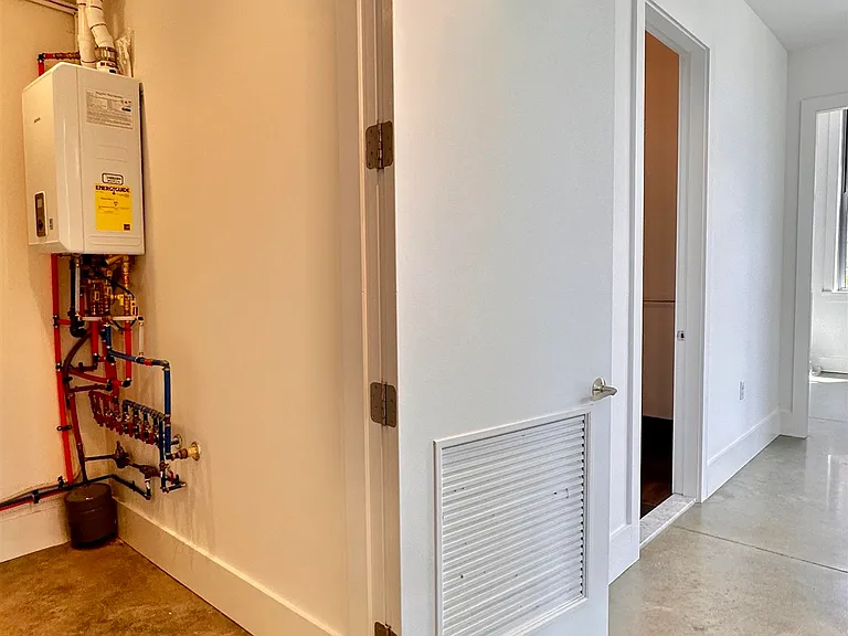 8 Erie St #203 — Photo 6
