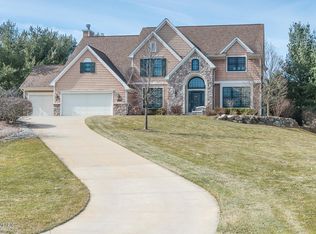 8247 Brandon Cir, Mattawan, MI 49071