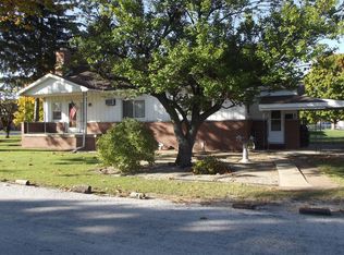921 N State St, Westville, IL 61883