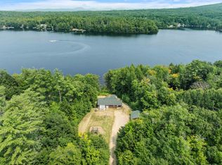 21 Halfmoon Bay Dr, Center Barnstead, NH 03225