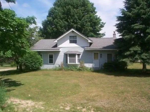 2020 N Saddler Rd, Luther, MI 49656