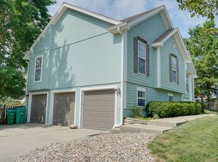 2032 SW Sterling Dr, Lees Summit, MO 64081