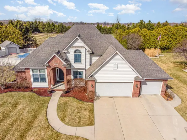 2895 Queen Annes Ct, Bay City, MI 48706