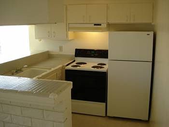 2nd image of 5744 Garfield Ave APT 4