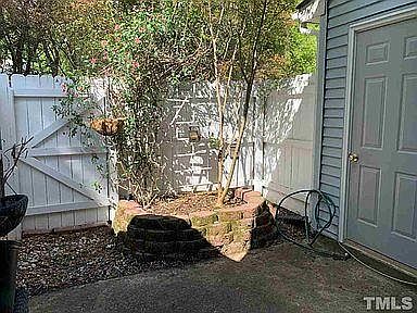 2nd image of 116 Saint Andrews Ln
