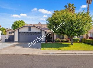 1249 Berkshire Dr, Palmdale, CA 93551