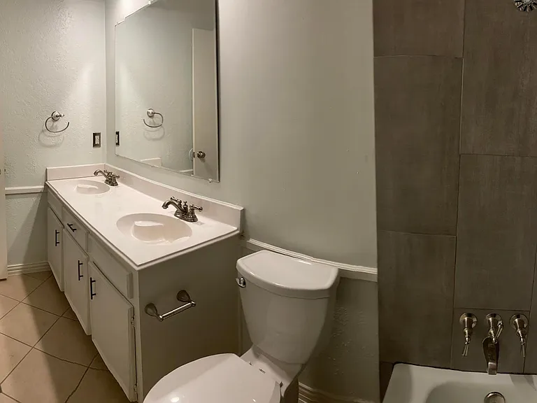 2736 Golfing Green Dr — Photo 17