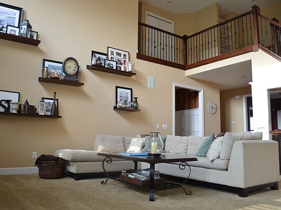 5th image of 4097 Saint Theresa Blvd