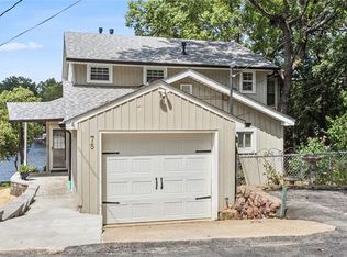 75 Beach Dr, Lake Tapawingo, MO 64015