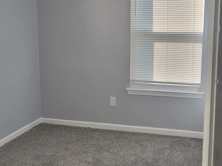 1008 Plum Ct — Photo 17