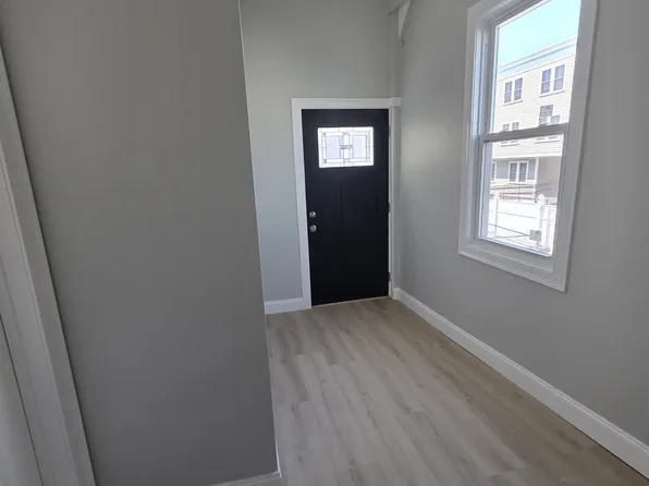 56 Pinckney St, Somerville, MA 02145