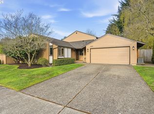 10805 SW Summer Lake Dr, Tigard, OR