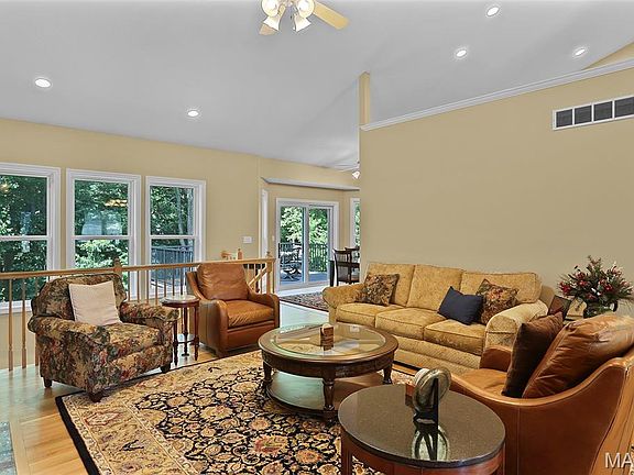 4th image of 21 Foxmoor Dr