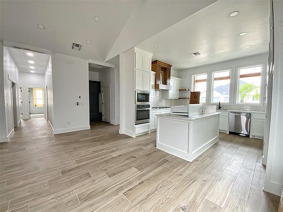 4th image of 8100 NW 152nd Ter