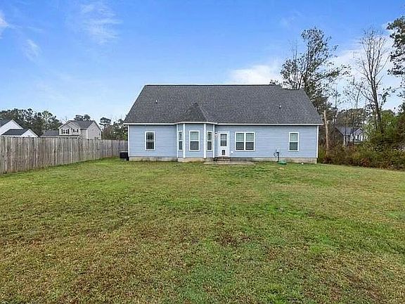3rd image of 202 Buckeye Ct N