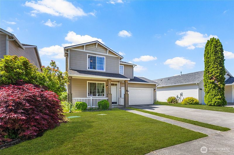 3rd image of 8305 Sweetbrier Loop SE