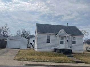 128 W Polk Ave, Charleston, IL 61920