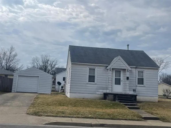 128 W Polk Ave, Charleston, IL 61920