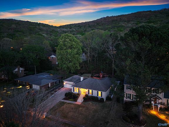 5th image of 7807 Valley Bend Dr SE