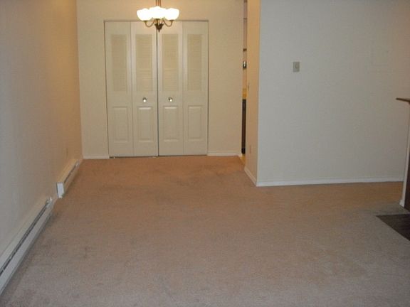 4th image of 844 W Cliff Dr APT 301