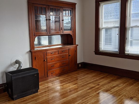 5th image of 72 Fairfax Rd Unit 1