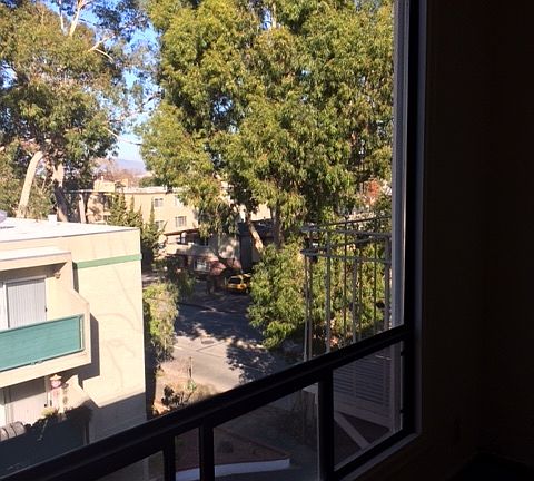 3rd image of 1021 El Camino Real APT 202