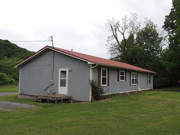 3rd image of 210 Livesay Cir