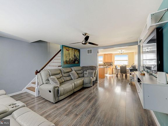 3rd image of 5737 Tackawanna St