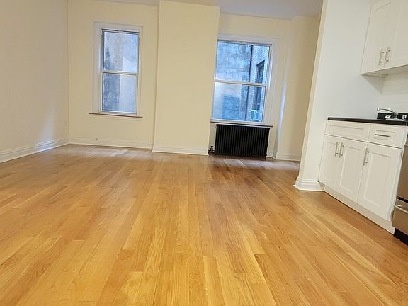 2nd image of 302 W 87th St APT 32