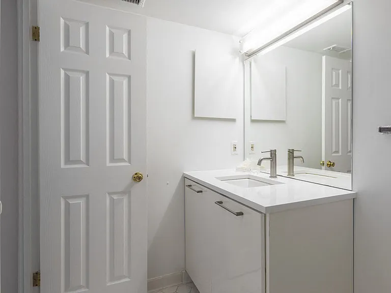 The Remington Apartments — Photo 17