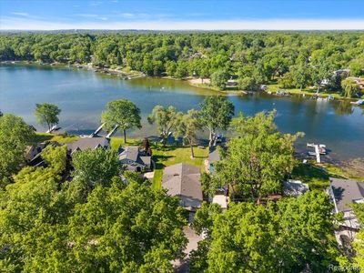 6930 Colony Dr, West Bloomfield, MI, 48323