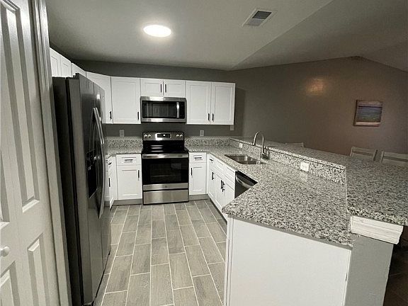 5th image of 4524/4526 26th St SW