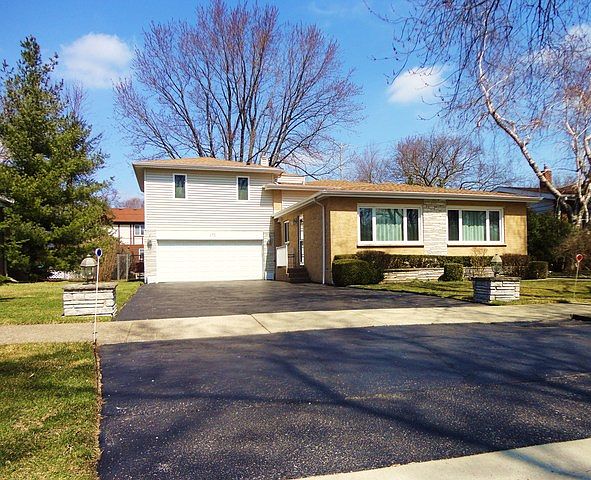 1st image of 370 Park Dr