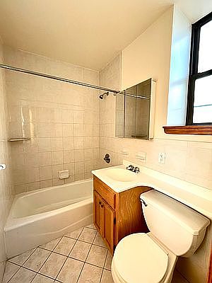 5th image of 312 W 48th St APT 32