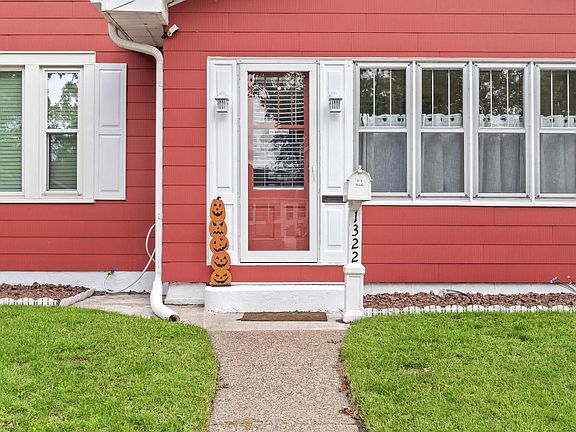 2nd image of 1322 Charles STREET