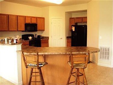 3rd image of 1488 Crescent Dr