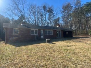 180 Cedar Ln, Reidsville, NC 27320