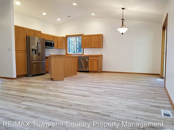5th image of 6208 SE Modoc Ct