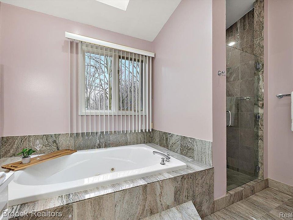 2295 Shore Hill Dr, photo 25