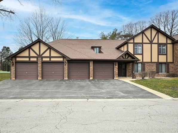 1736 Harrow Ct APT C, Wheaton, IL 60189