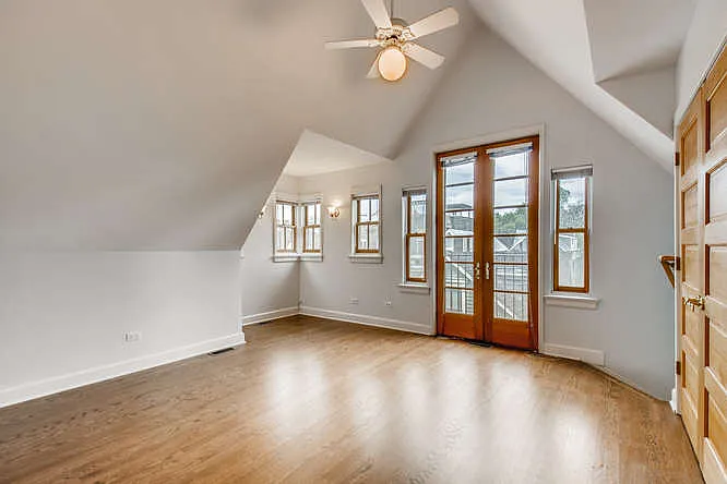 1429 W Roscoe St #2 — Photo 4
