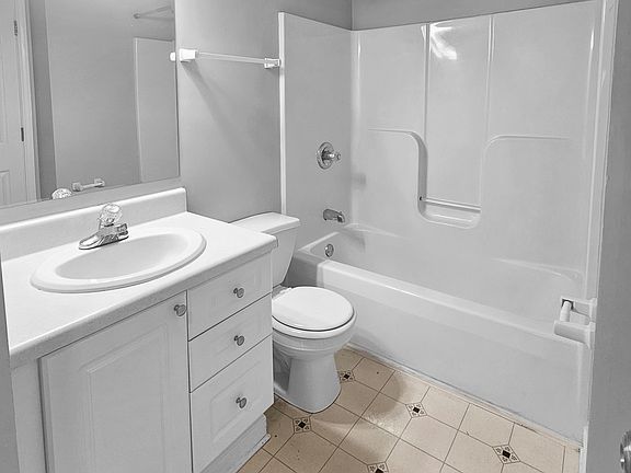 5th image of 24 Paris Creek Ct #24