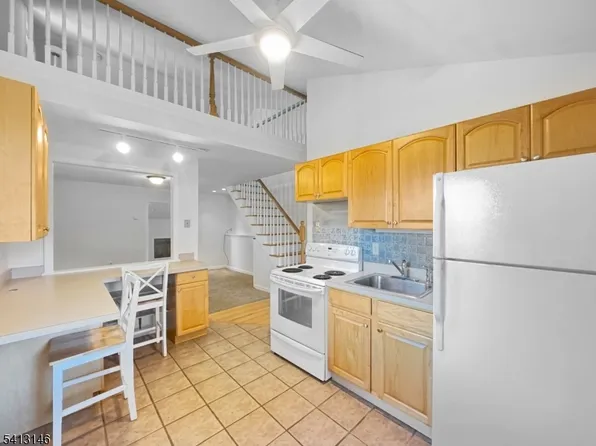 964 State Route 173 #B, Bloomsbury, NJ 08804