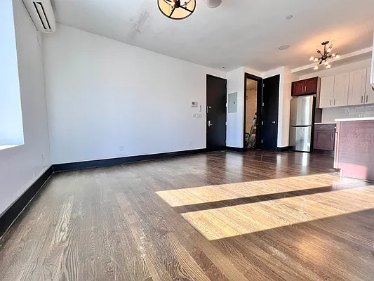 Rented by ERNY LLC | media 14