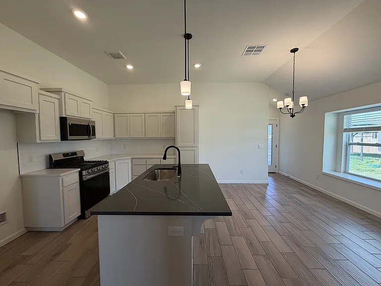 18221 Austin Ct — Photo 5