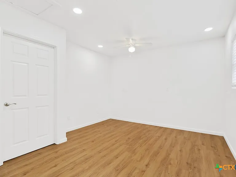 761 Whippoorwill Dr #B — Photo 11