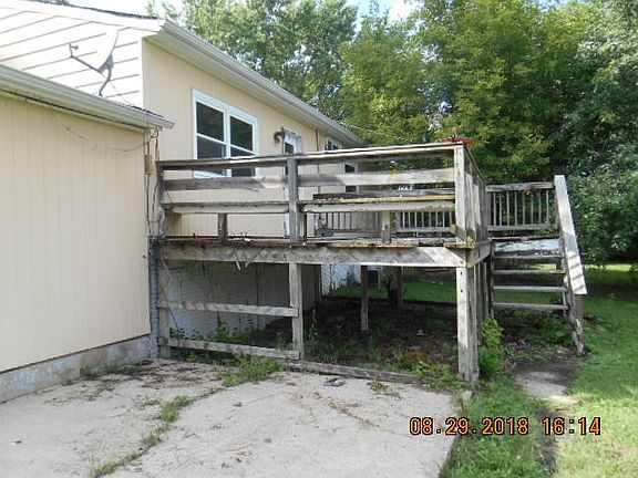 3rd image of 8709 Wakefield Dr
