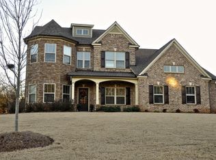 8225 Post Oak Ln, Gainesville, GA 30506