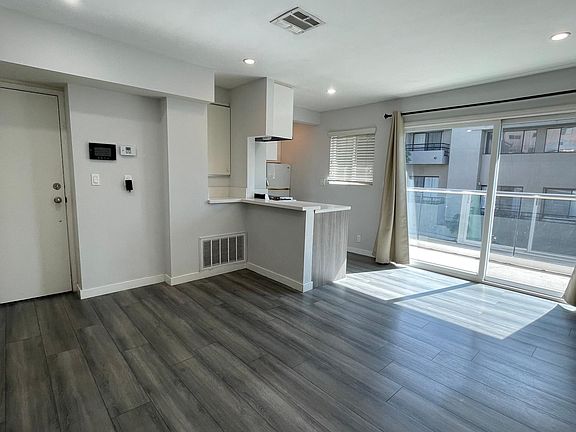 2nd image of 11509 Wyoming Ave APT 1