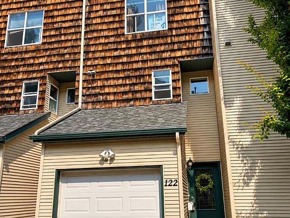 2nd image of 122 S Bridlewood Ln SW
